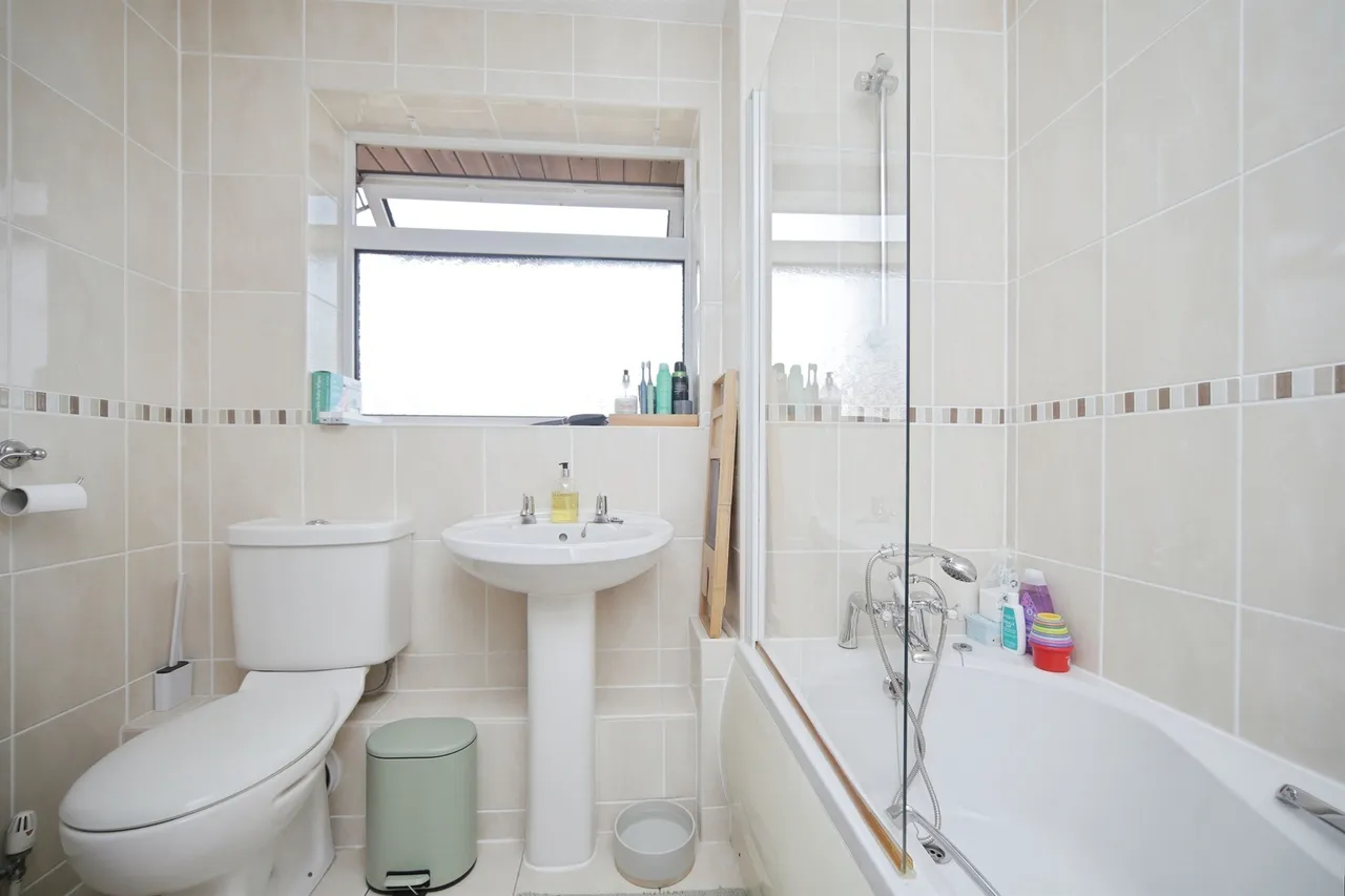 Feversham Way, Taunton, TA2, photo 14