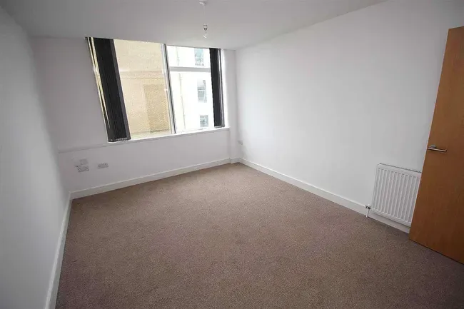 1 bed flat to rent — London Road, Lowfield Heath
