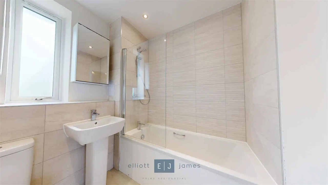 Borders Lane, Loughton, IG10, photo 10