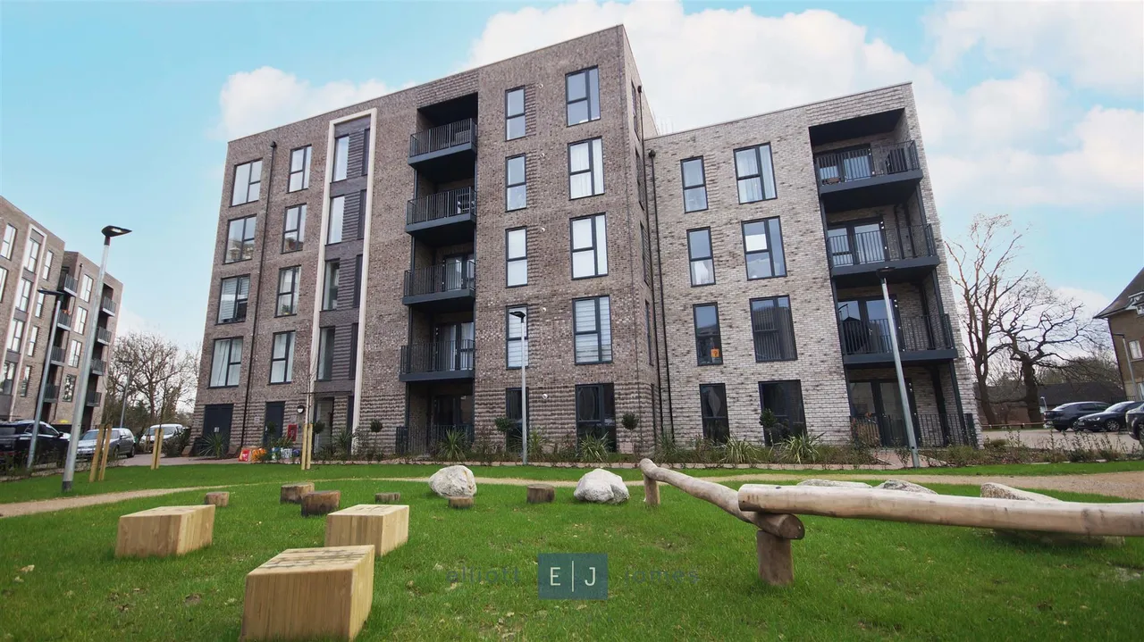 1 bed flat to rent, Borders Lane, Loughton, IG10