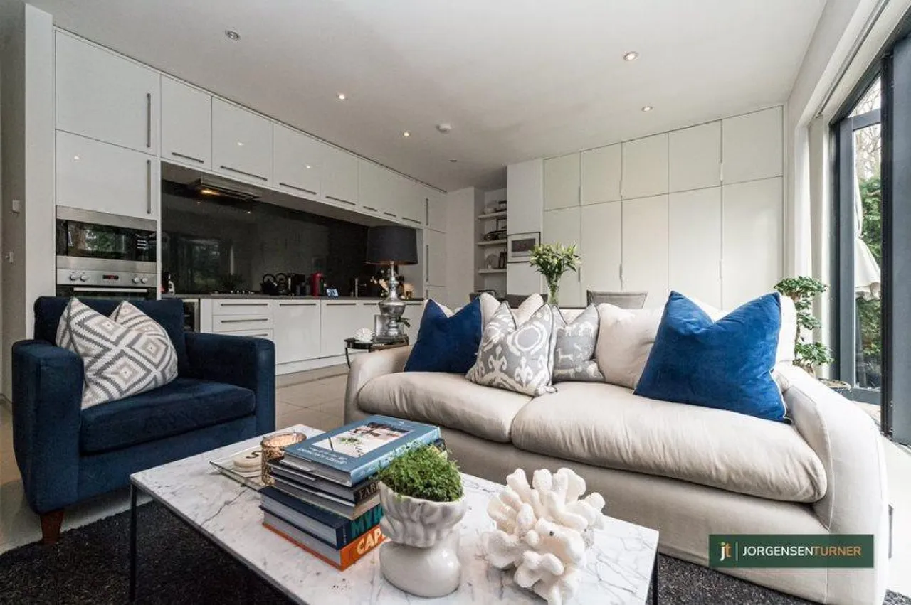 Brondesbury Road, Queens Park, London, photo 6