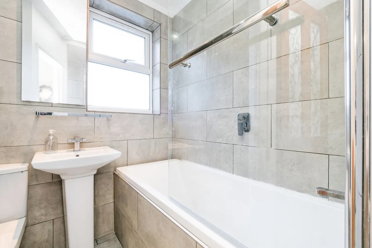 Clacton Road, East Ham, London, E6, photo 6