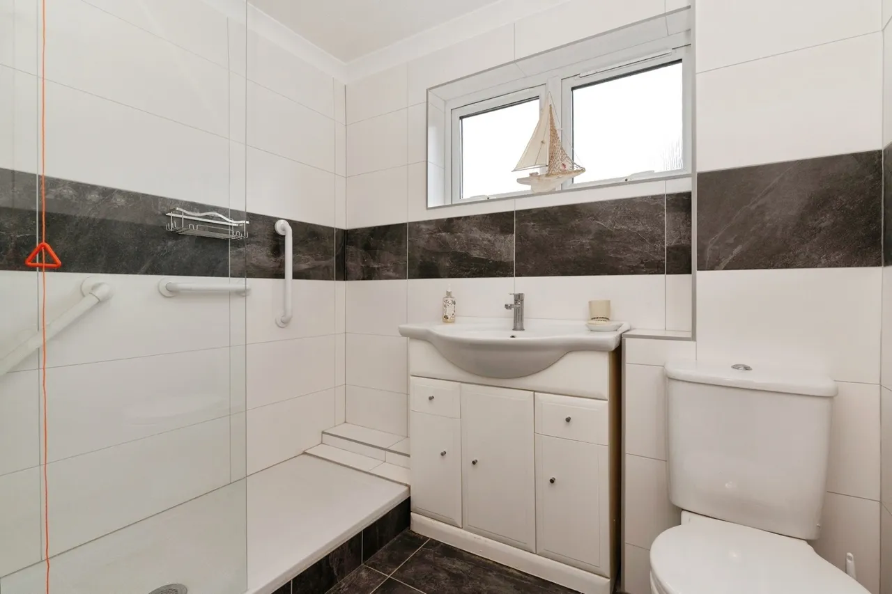 Palmers Drive, Grays, Essex, RM17, photo 13