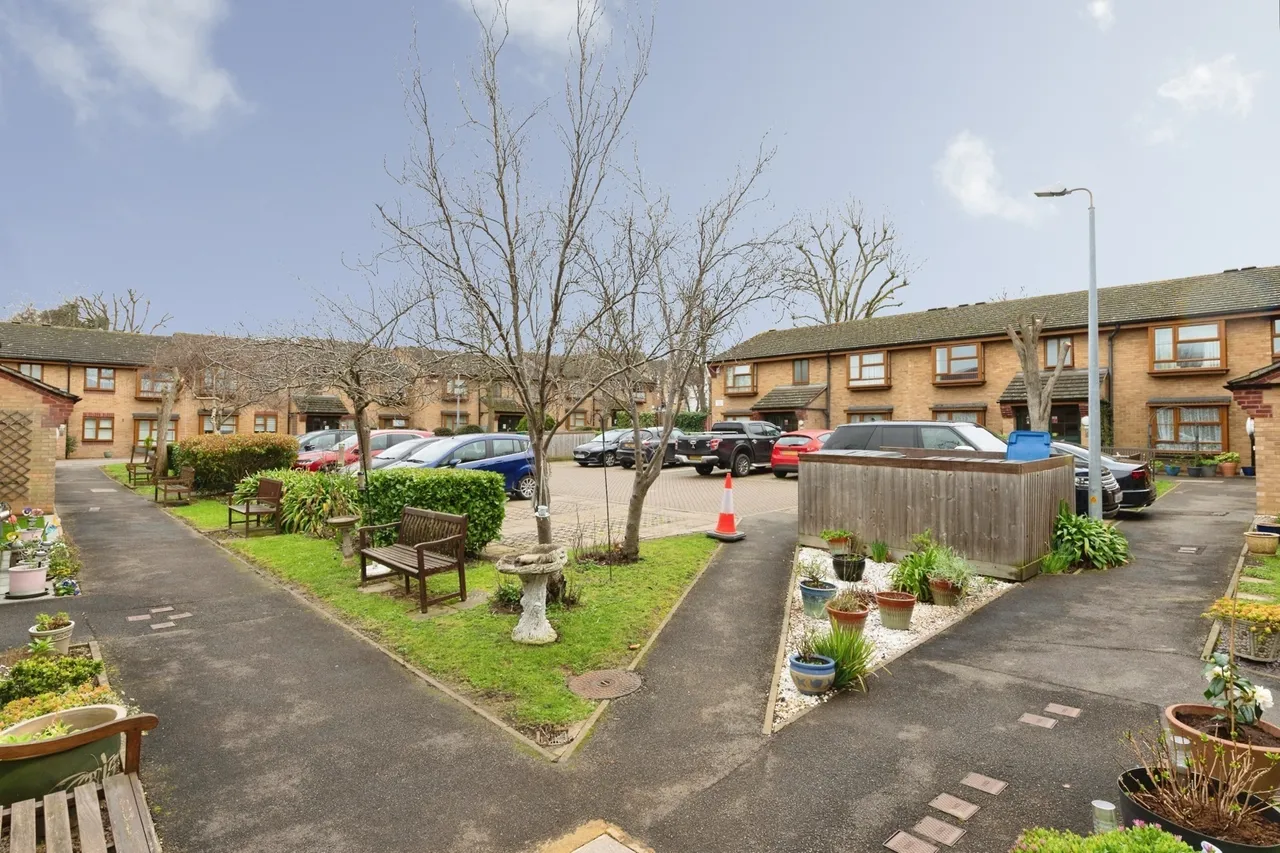 Palmers Drive, Grays, Essex, RM17, photo 14