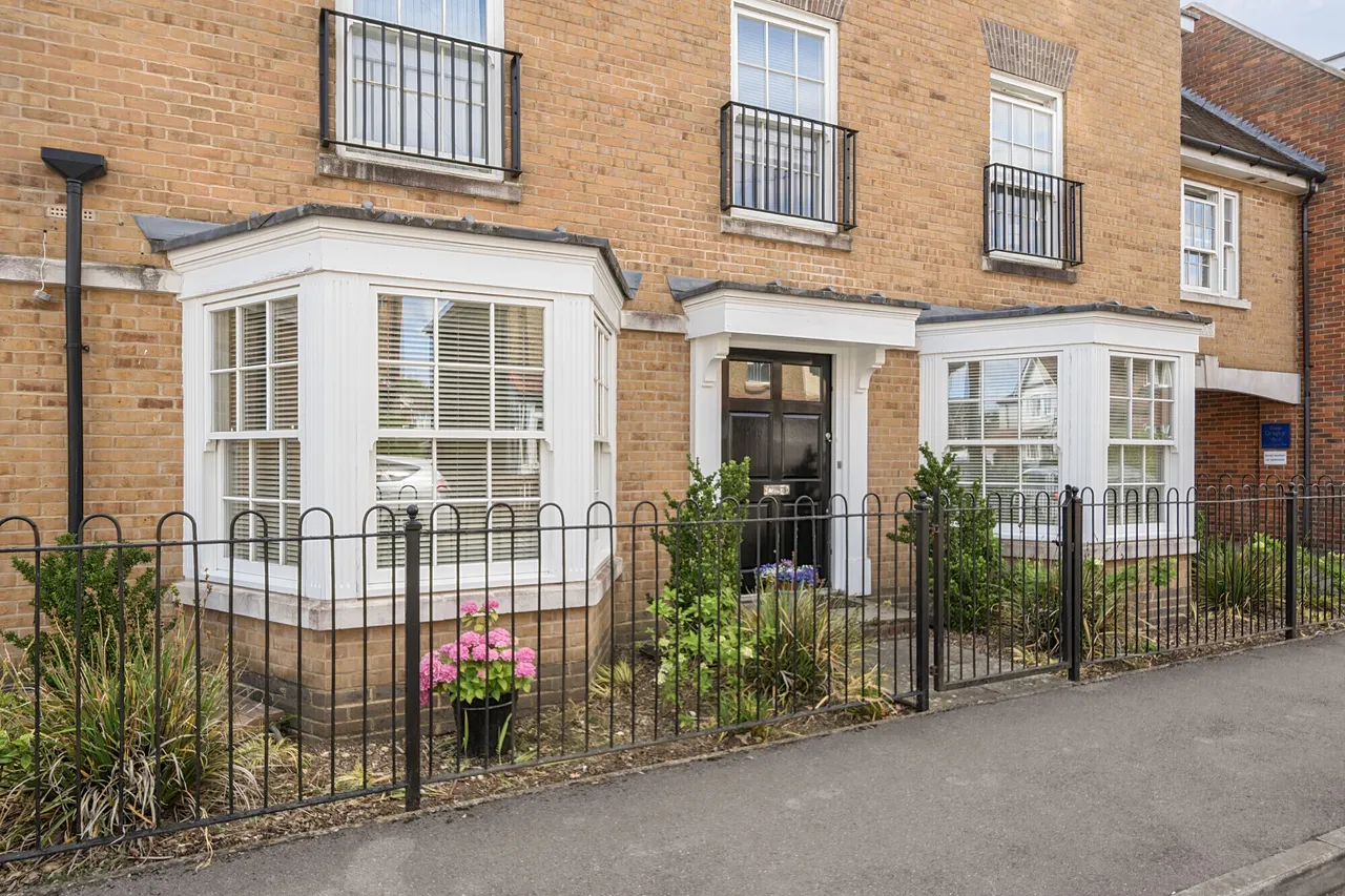 Blue Dragon Yard, Beaconsfield, HP9, photo 8