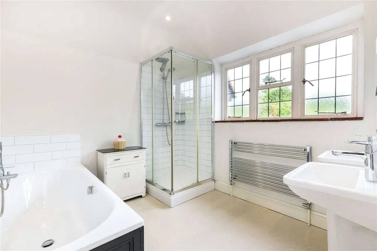 Bigfrith Lane, Cookham Dean, Maidenhead, Berkshire, SL6 9UJ, photo 11