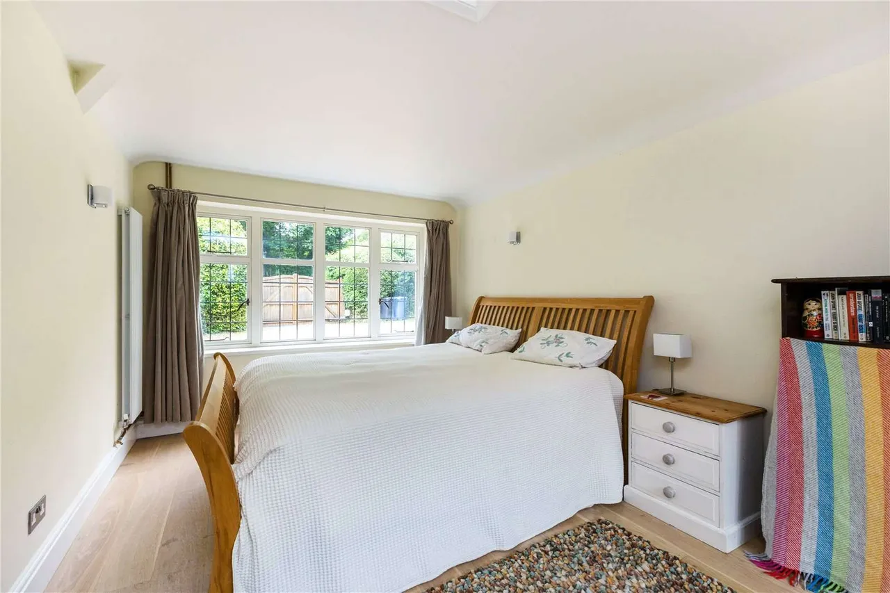 Bigfrith Lane, Cookham Dean, Maidenhead, Berkshire, SL6 9UJ, photo 10