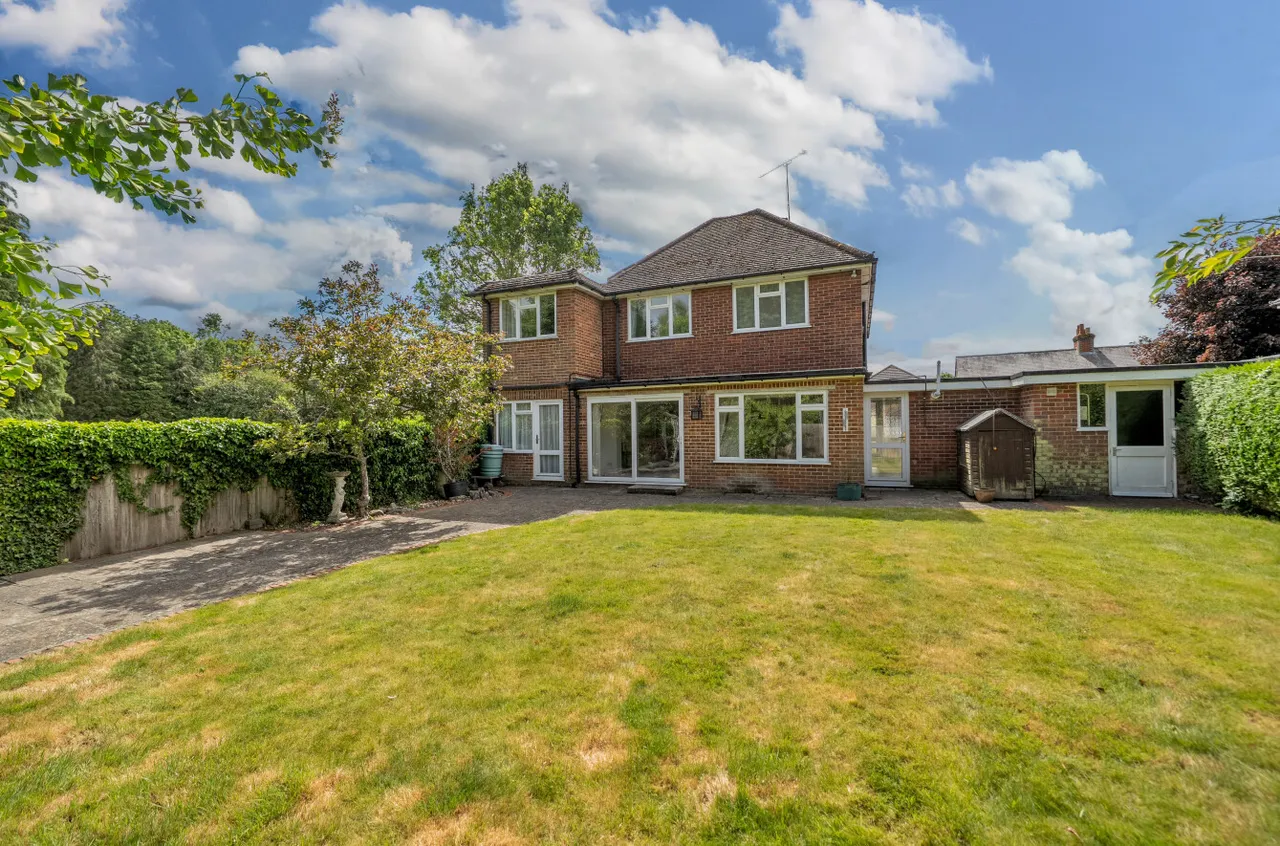 4 bed house for sale — Church Lane, Bisley, Woking, Surrey, GU24 9EA