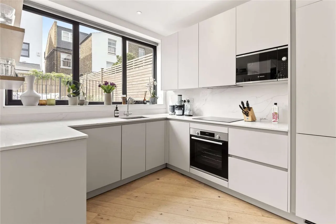 Cavendish Road, London, SW12 0PJ, photo 2