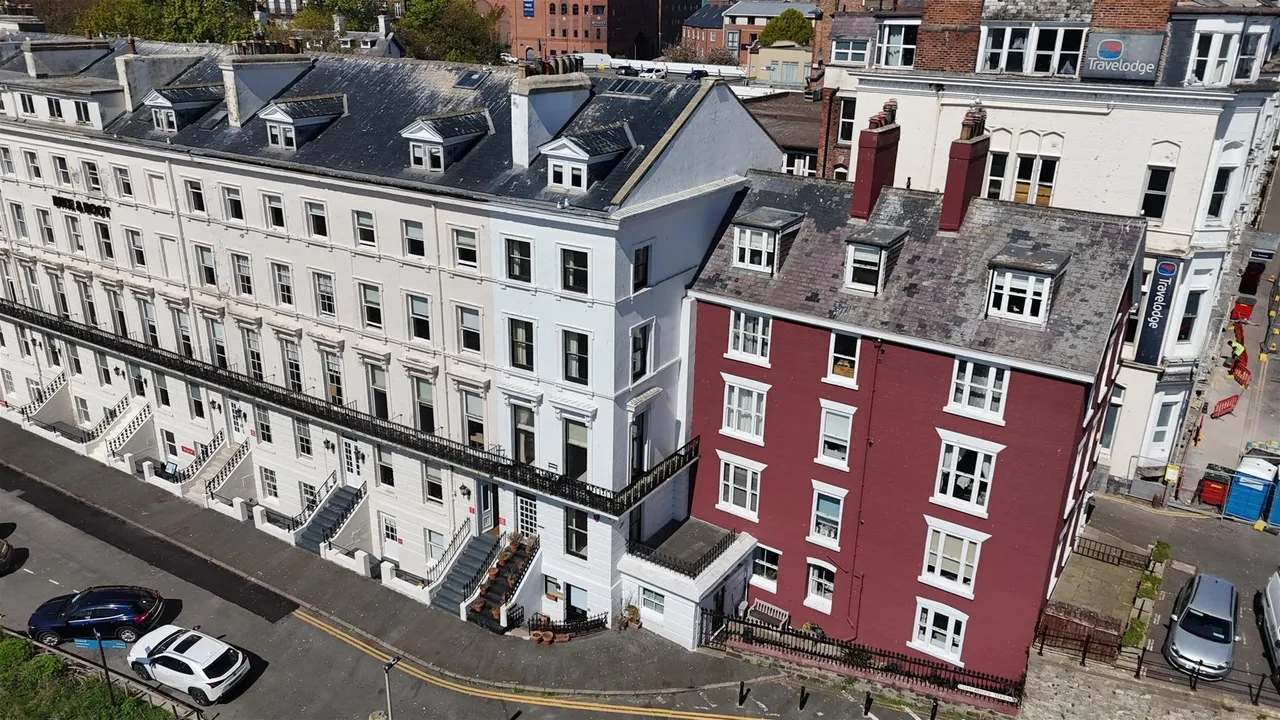 7 bed house for sale — Cliff Bridge Terrace, Scarborough YO11 2HA
