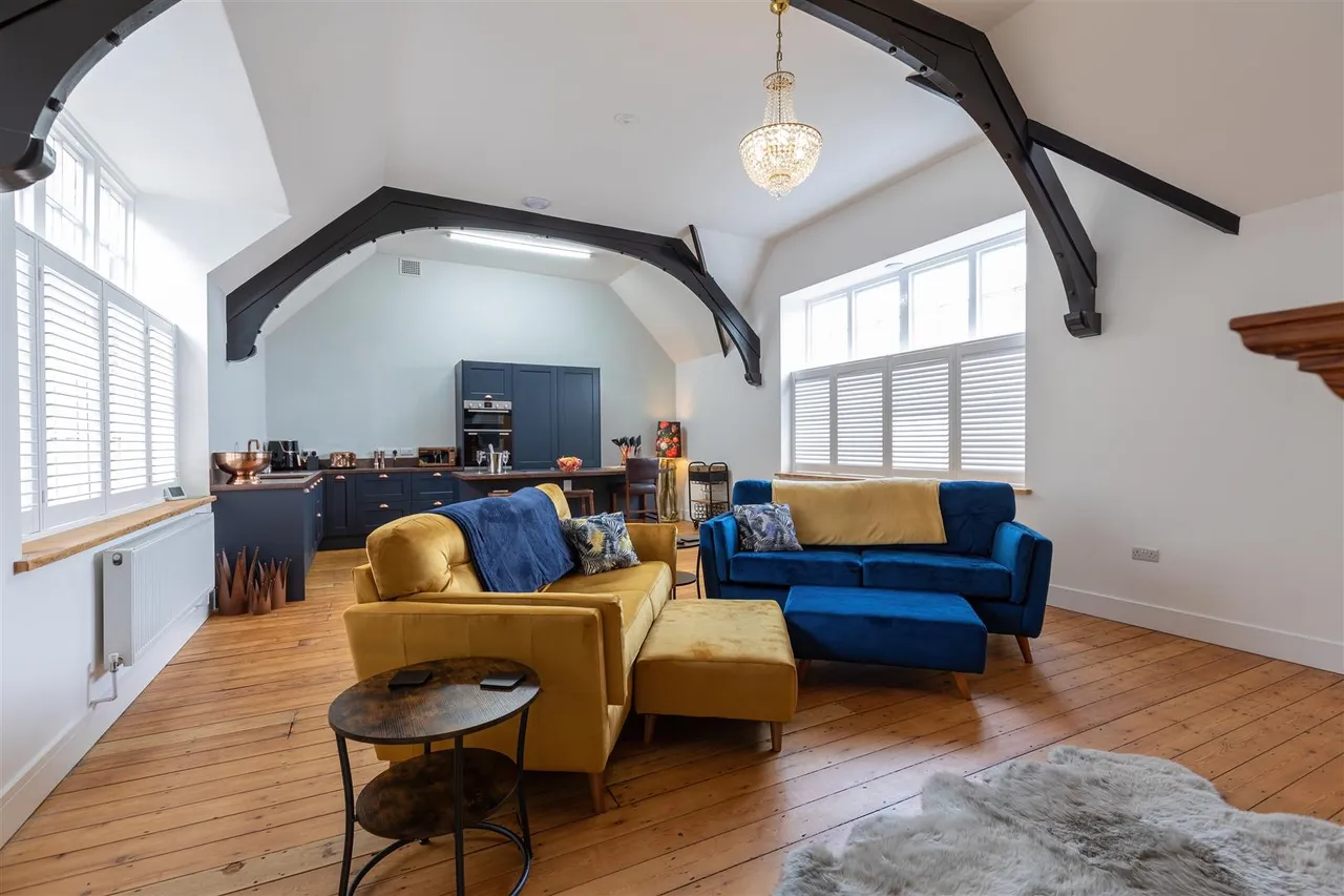 3 bed character property for sale — Groves House, Portland, DT5 1BD