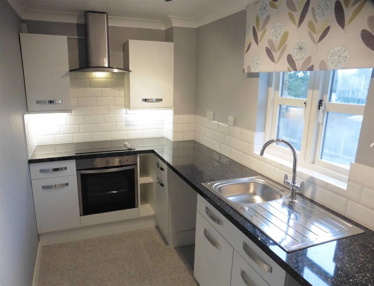 Jasmine Close, Calne, SN11, photo 2