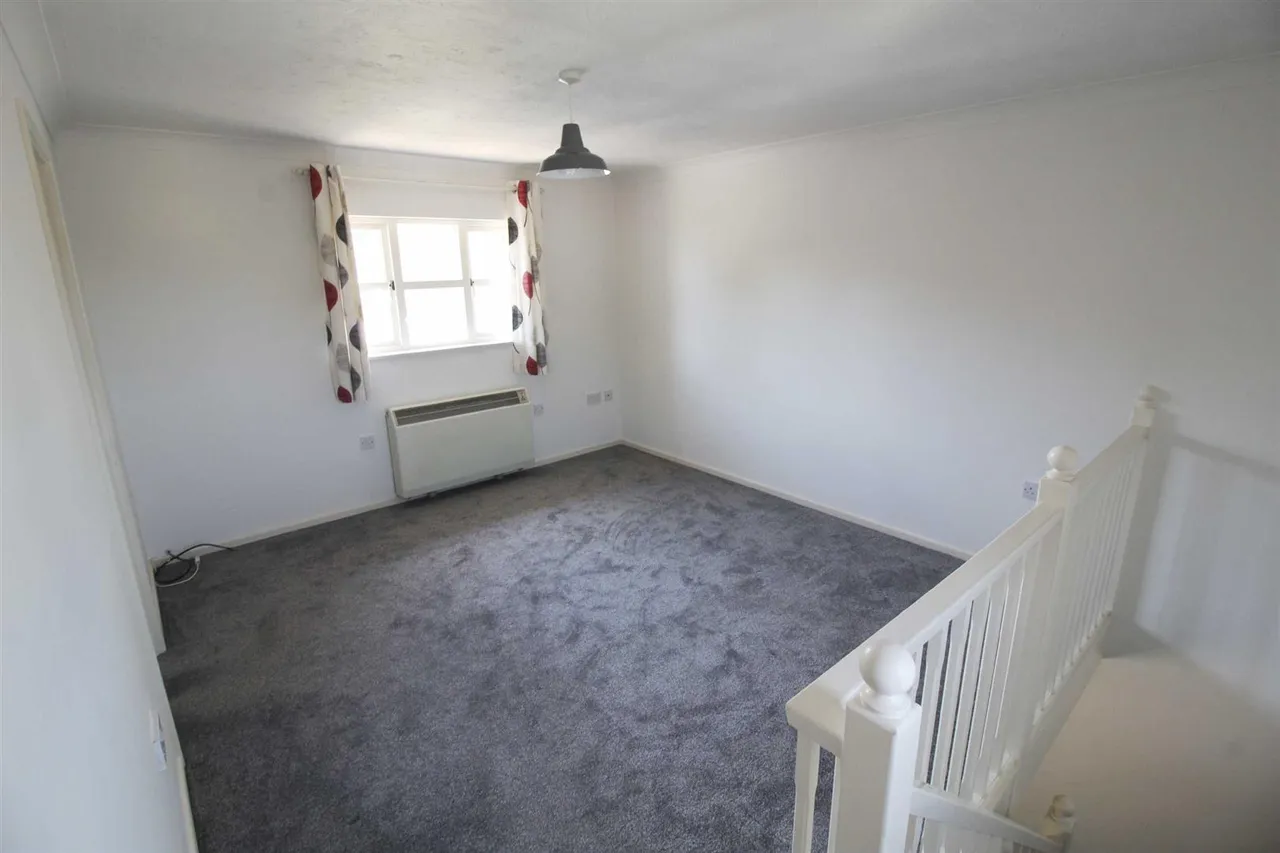 Jasmine Close, Calne, SN11, photo 3