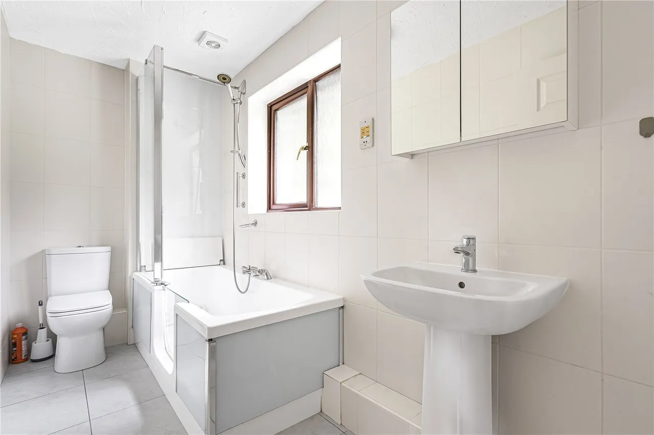 Wentworth Drive, Oundle, PE8, photo 9