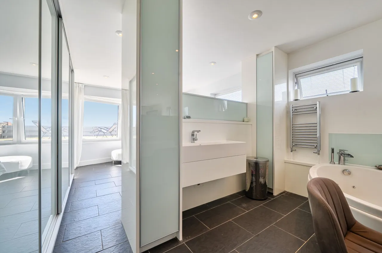 Seafields, Bracklesham Bay, PO20, photo 12