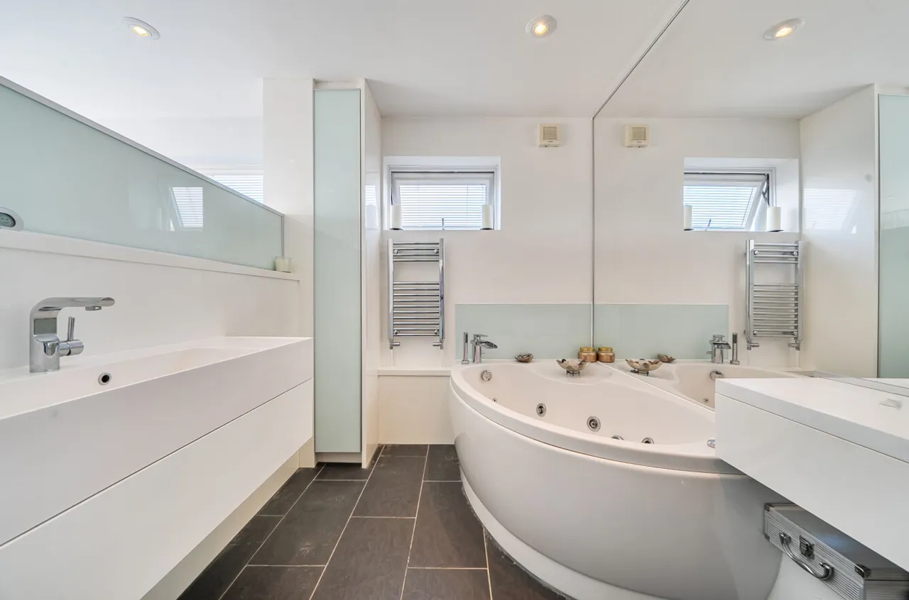 Seafields, Bracklesham Bay, PO20, photo 14