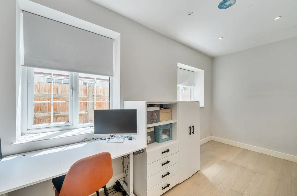 Old Lodge Lane, Purley CR8 4DL, photo 5