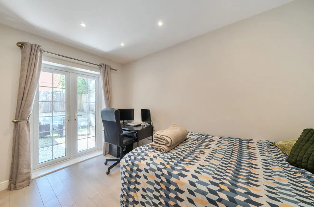 Old Lodge Lane, Purley CR8 4DL, photo 11