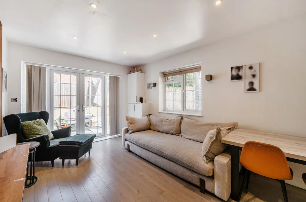 Old Lodge Lane, Purley CR8 4DL, photo 4