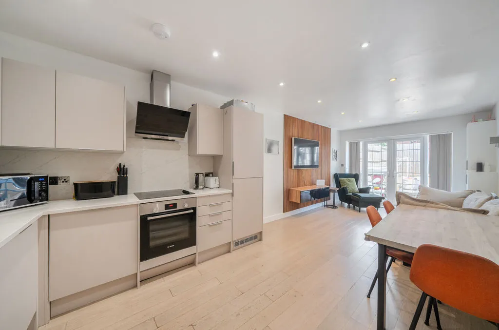 Old Lodge Lane, Purley CR8 4DL, photo 8