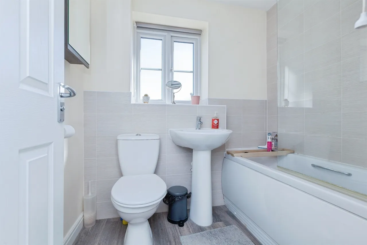 Watermead Way, Birstall, Leicester, photo 5