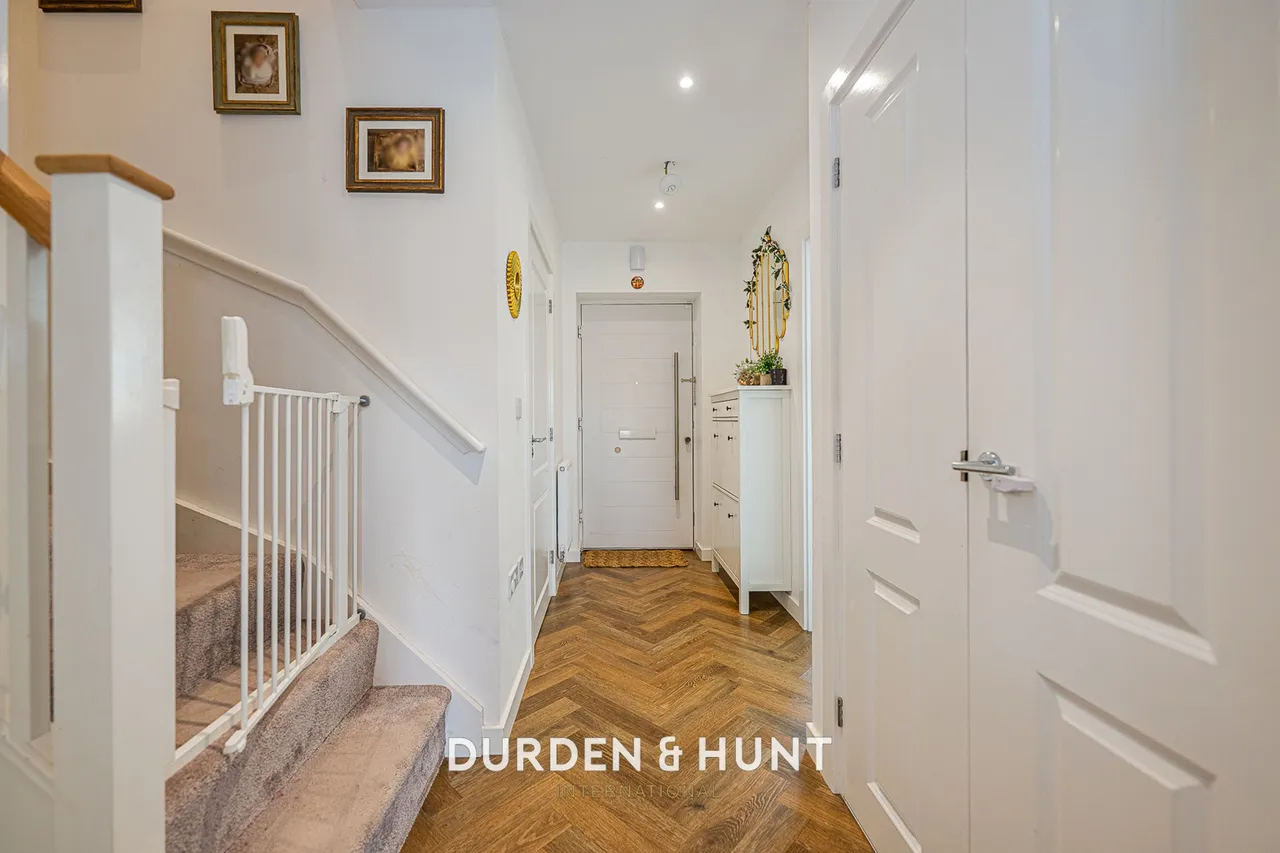 Finlay Gardens, Hornchurch, RM12, photo 9