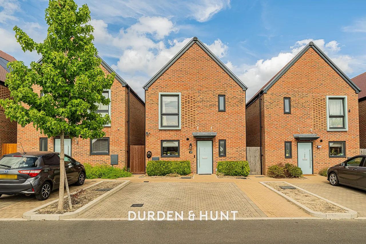 3 bed house for sale, Finlay Gardens, Hornchurch, RM12