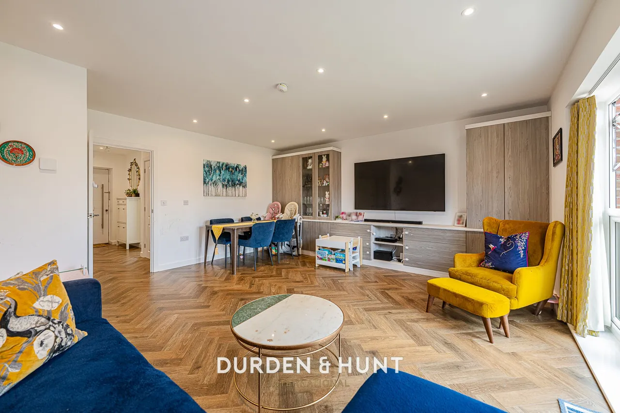 Finlay Gardens, Hornchurch, RM12, photo 5