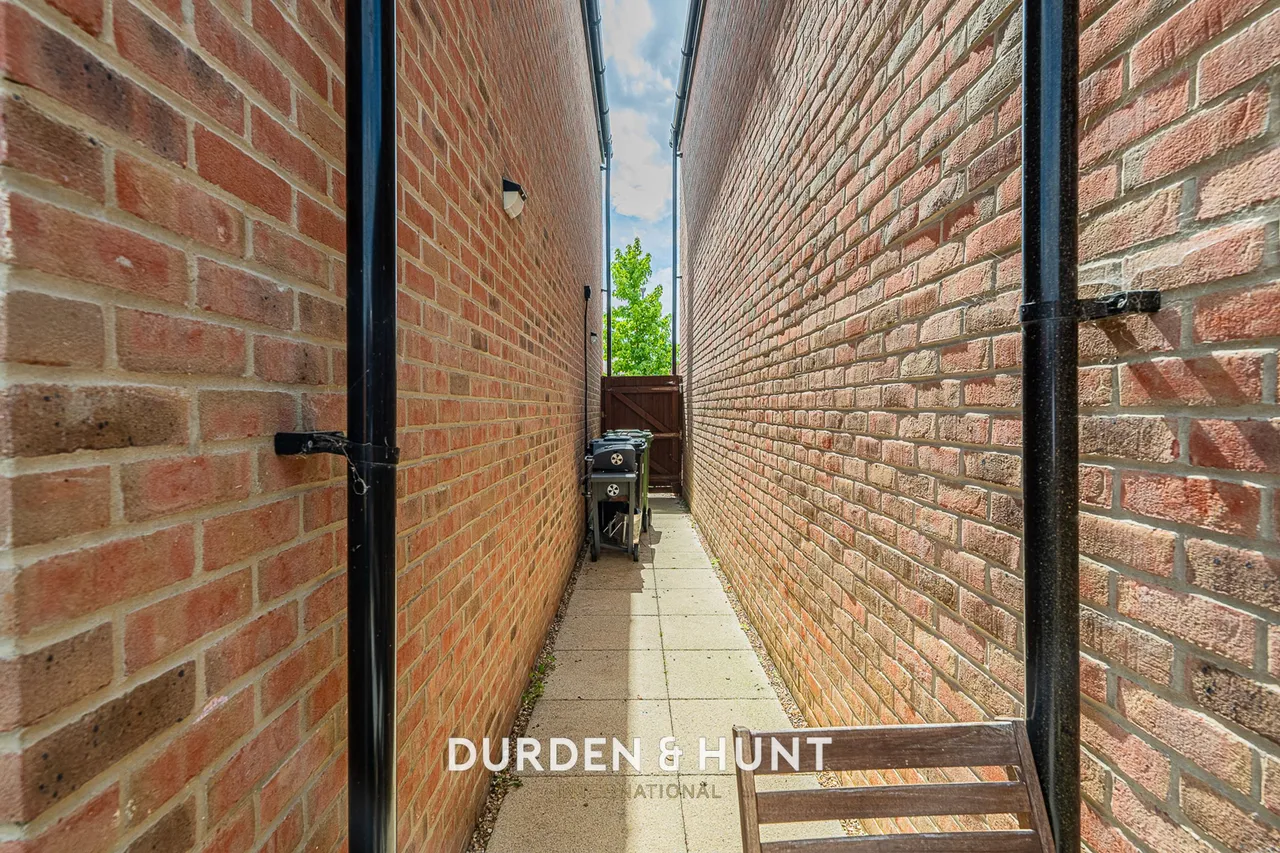 Finlay Gardens, Hornchurch, RM12, photo 25