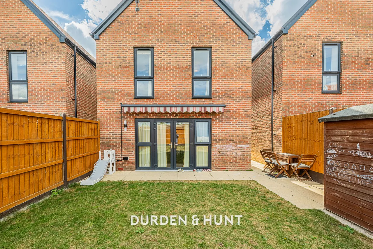 Finlay Gardens, Hornchurch, RM12, photo 24