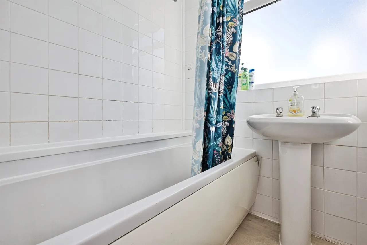 Kenmore Drive, Yeovil, BA21, photo 11
