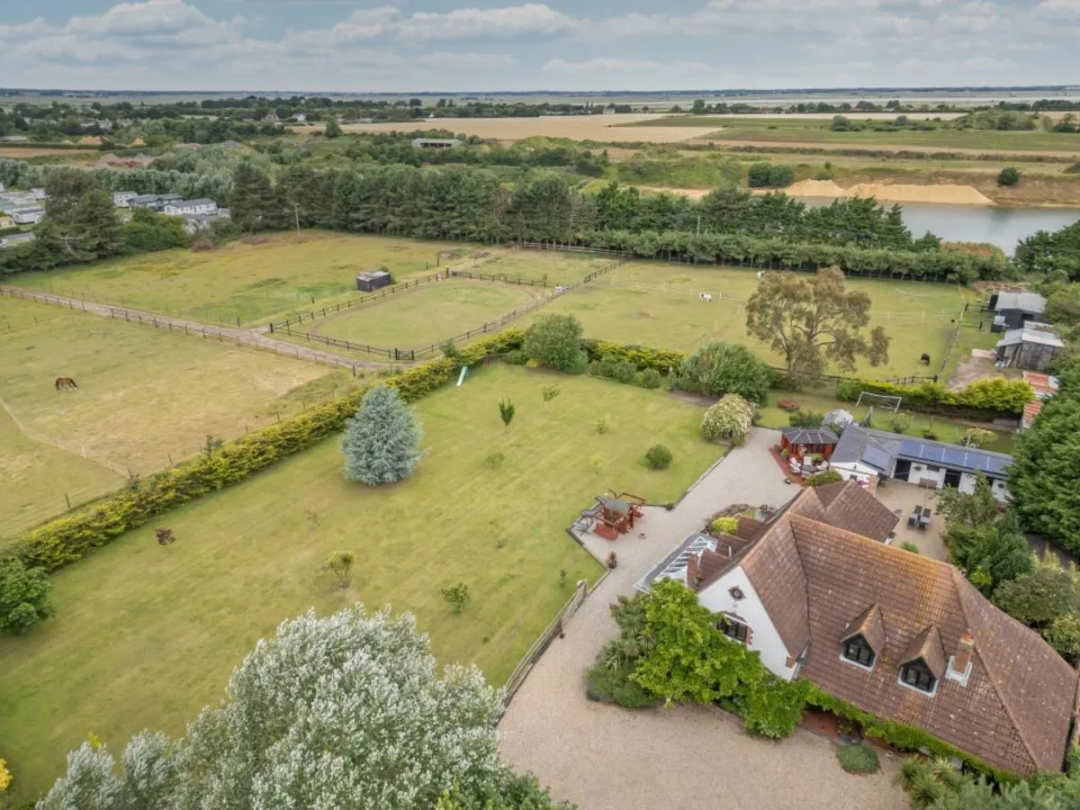 5 bed house for sale, Mill Road, Burgh Castle