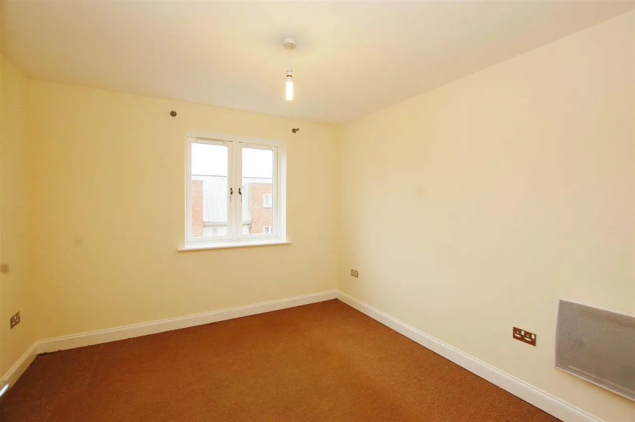 King George Crescent, Wembley, HA0, photo 10