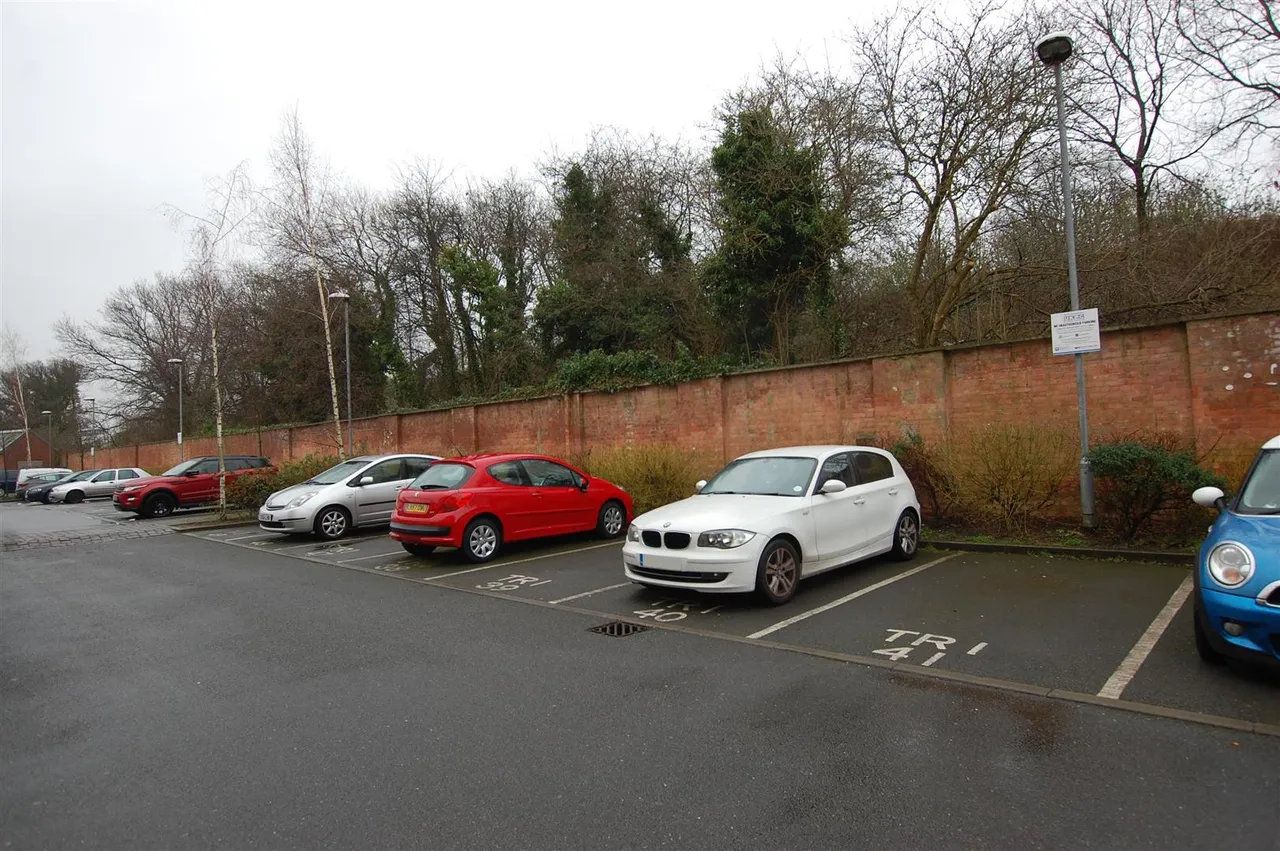 King George Crescent, Wembley, HA0, photo 4