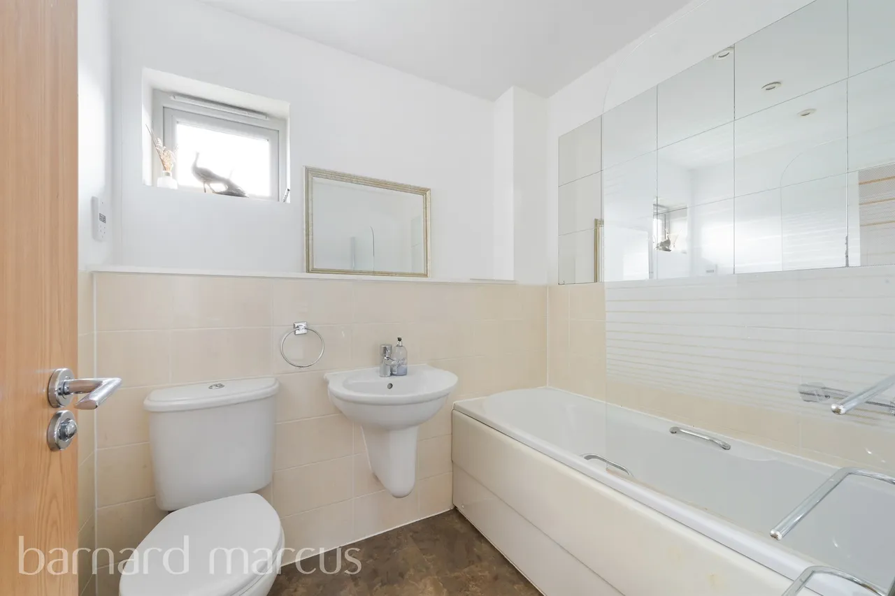 Jeremiah Court, Redhill, photo 12