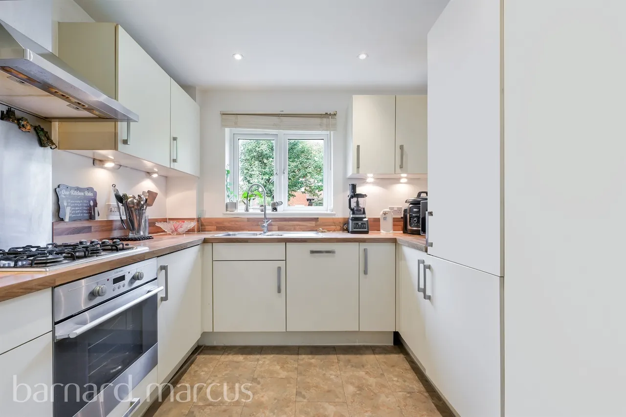 Jeremiah Court, Redhill, photo 5
