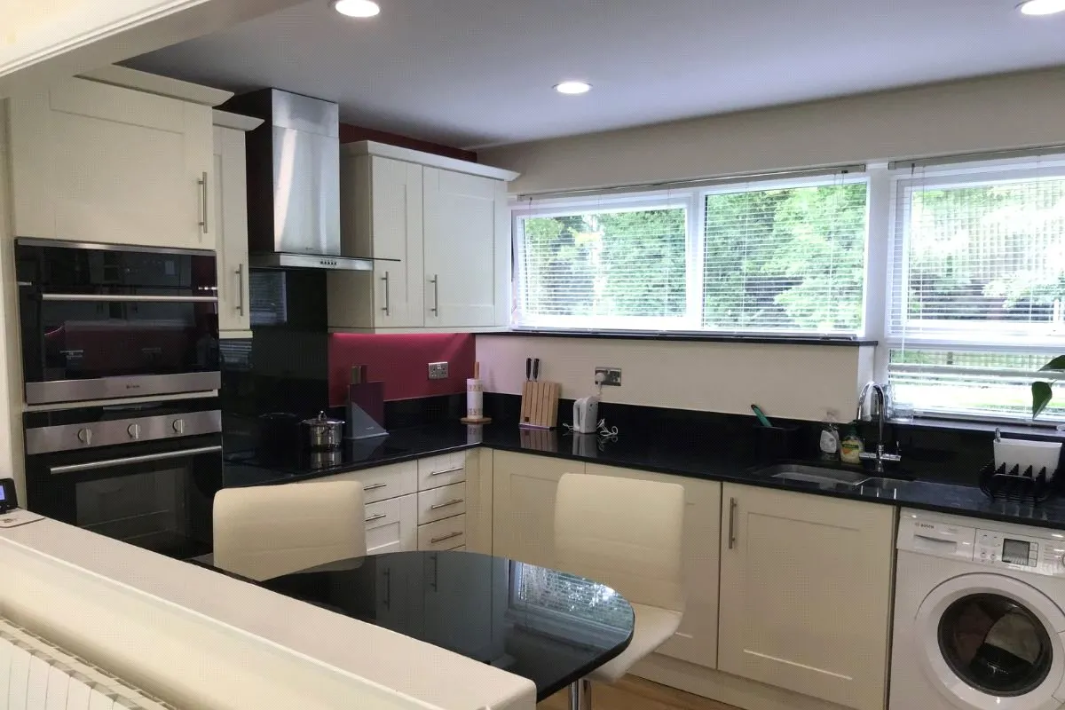 Willow Court Station Approach, Ash Vale, Guildford, Surrey, GU12 5LR, photo 2