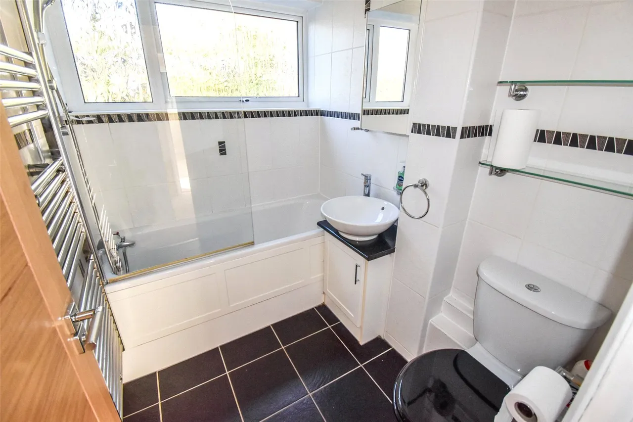 Willow Court Station Approach, Ash Vale, Guildford, Surrey, GU12 5LR, photo 14