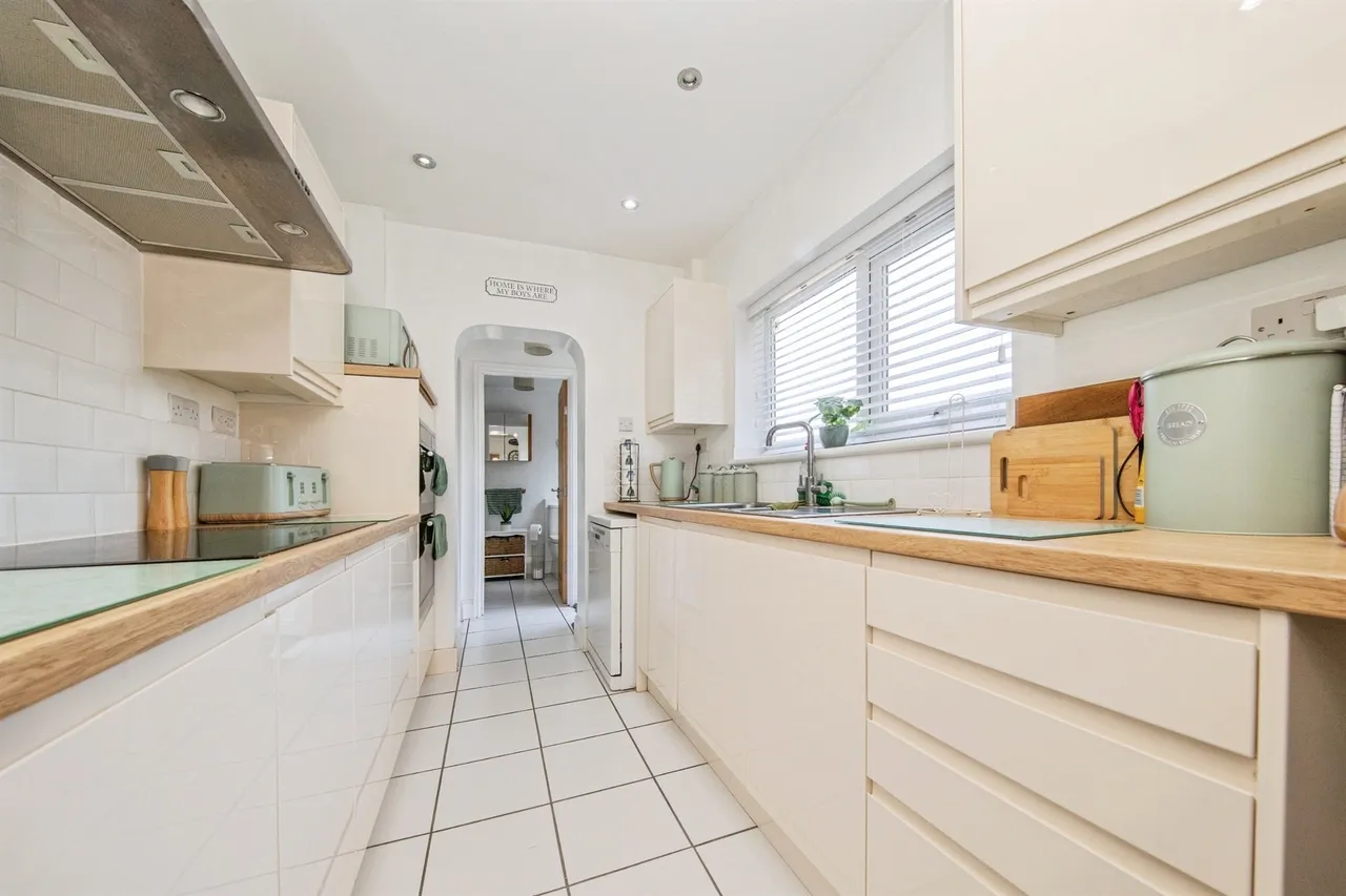 St. Johns Road, Colchester, photo 3