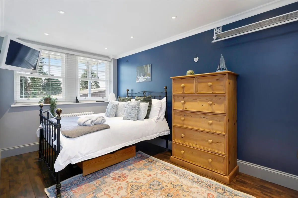River Bank, Thames Ditton, KT7, photo 11
