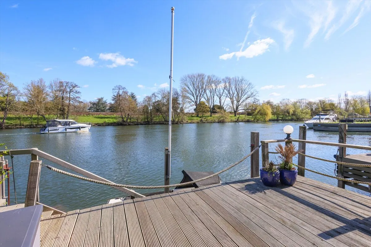 River Bank, Thames Ditton, KT7, photo 21