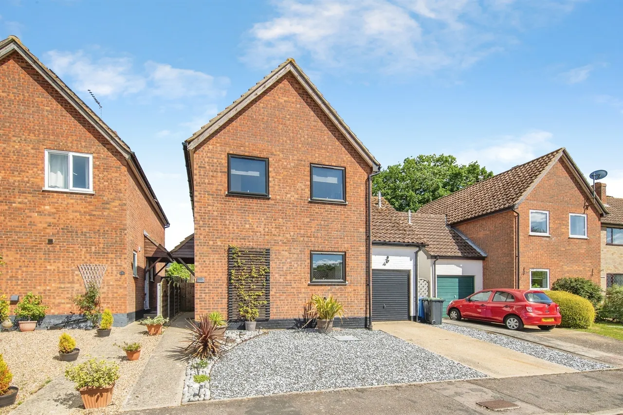 3 bed house for sale — Ha'penny Field, Holbrook, Ipswich