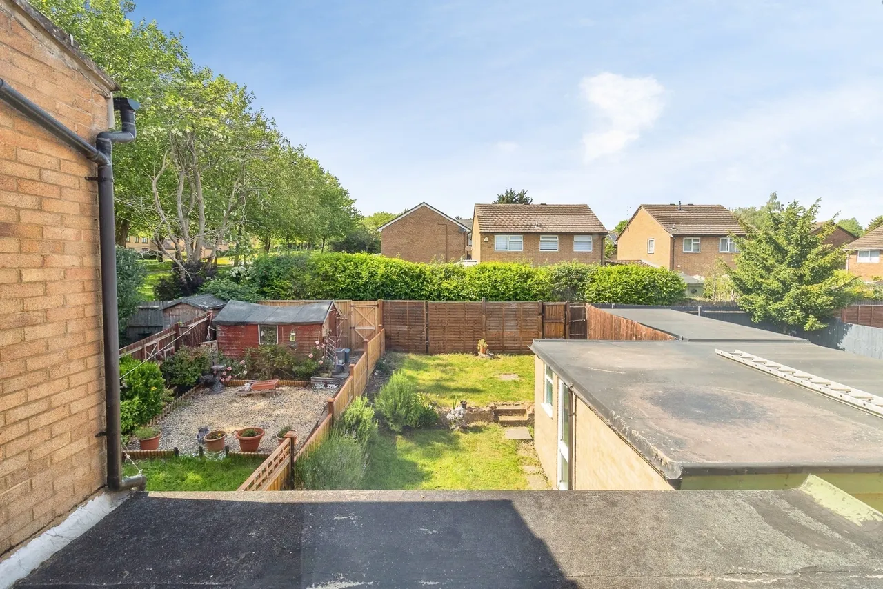 Bramble Avenue, Conniburrow, Milton Keynes, Buckinghamshire, MK14, photo 18