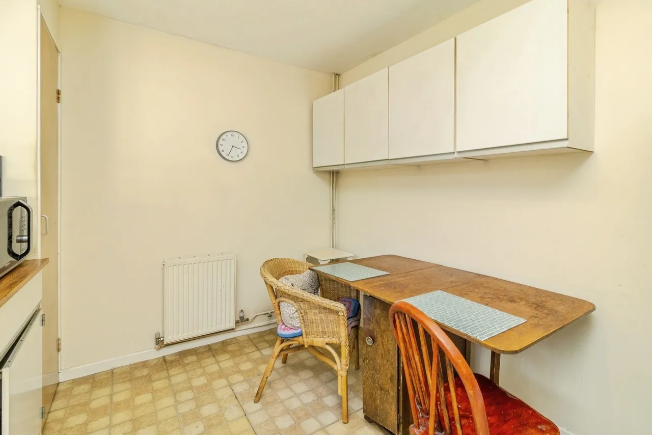 Bramble Avenue, Conniburrow, Milton Keynes, Buckinghamshire, MK14, photo 7