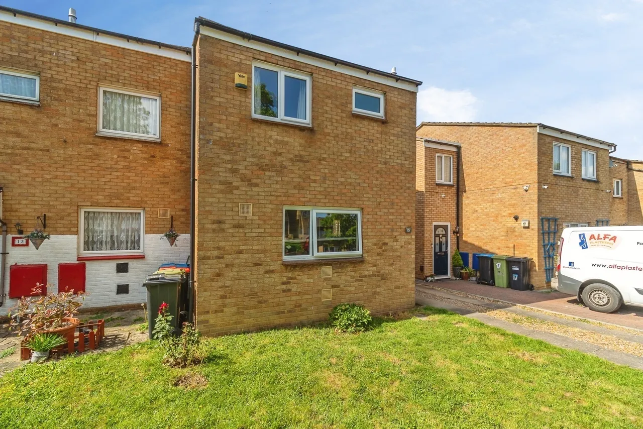 Bramble Avenue, Conniburrow, Milton Keynes, Buckinghamshire, MK14, photo 17
