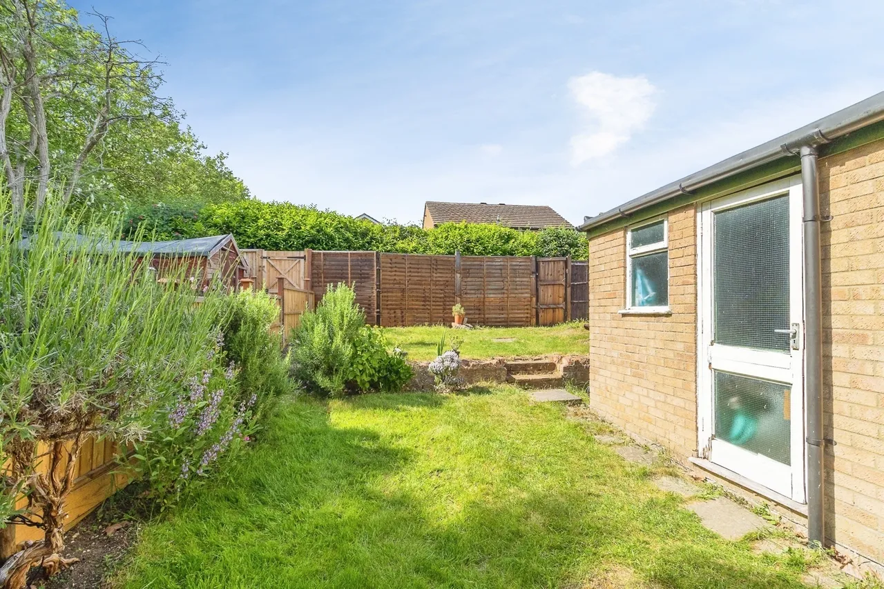Bramble Avenue, Conniburrow, Milton Keynes, Buckinghamshire, MK14, photo 16