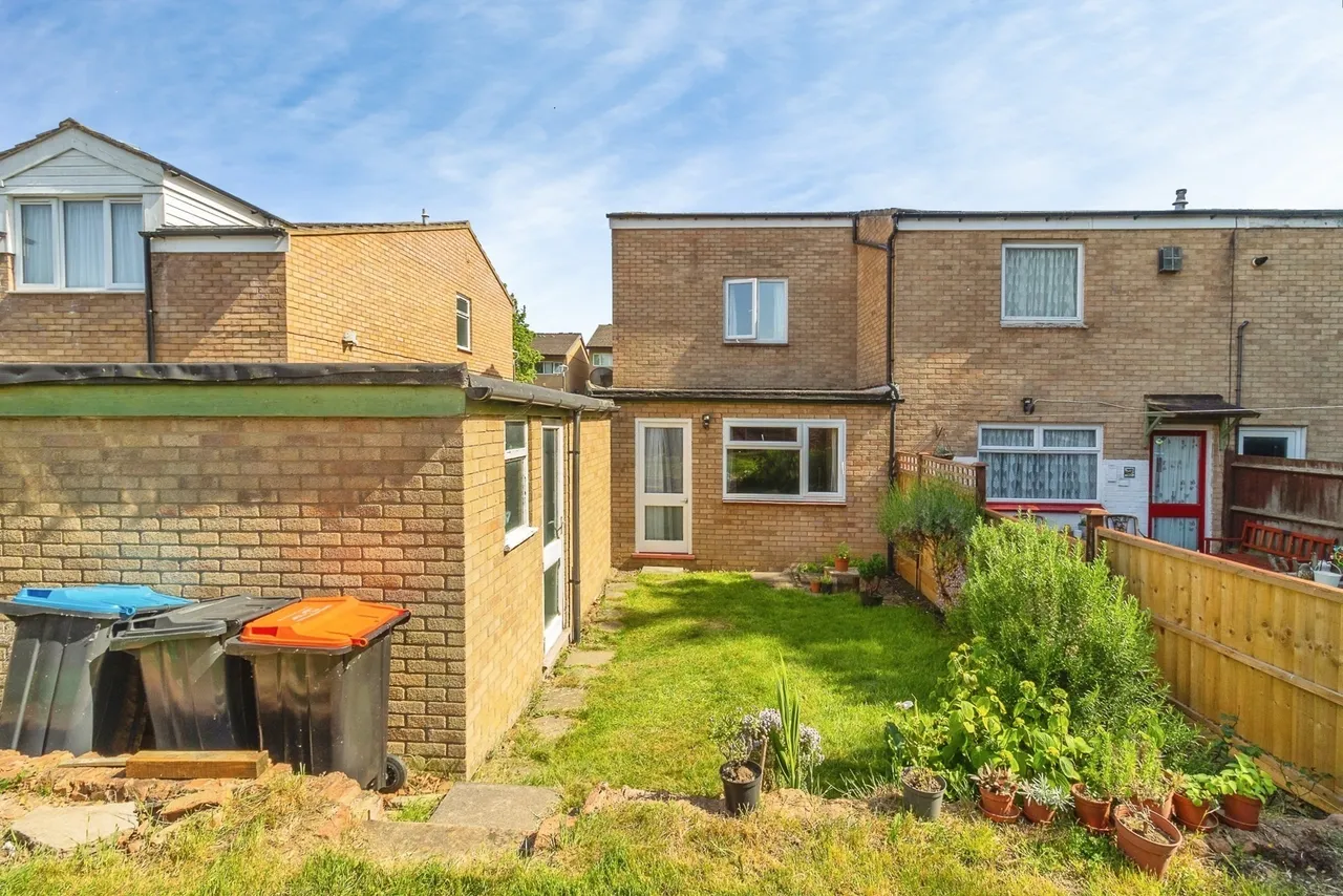 Bramble Avenue, Conniburrow, Milton Keynes, Buckinghamshire, MK14, photo 5