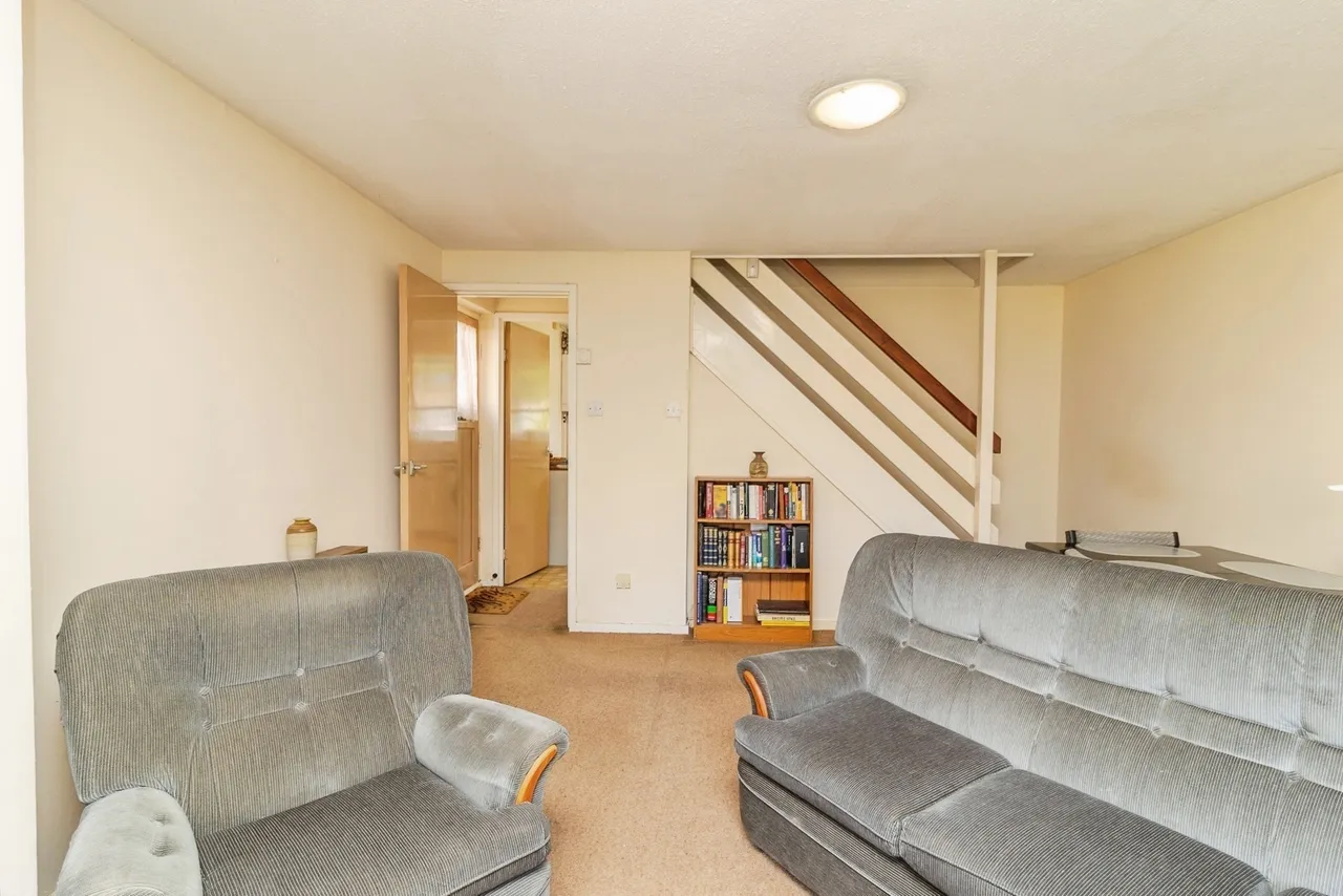 Bramble Avenue, Conniburrow, Milton Keynes, Buckinghamshire, MK14, photo 10