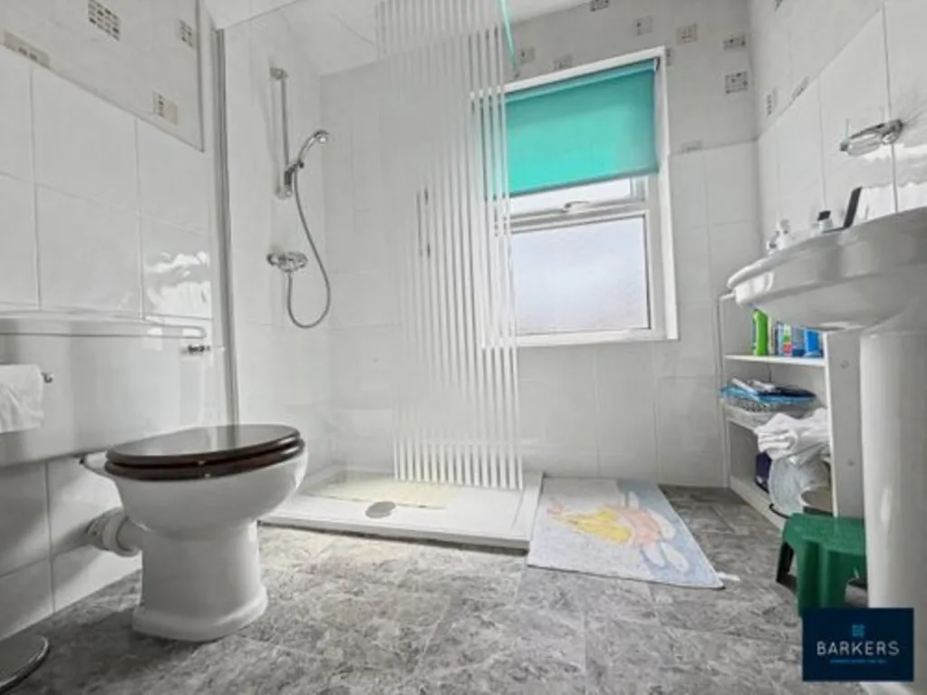 Cambridge Street, Heckmondwike WF16 0BH, photo 8