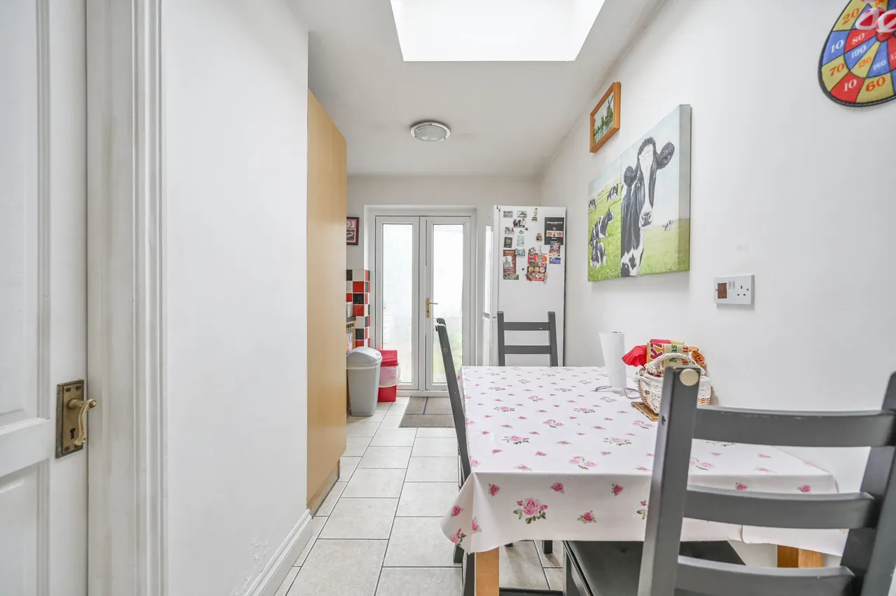 London, E13, photo 6